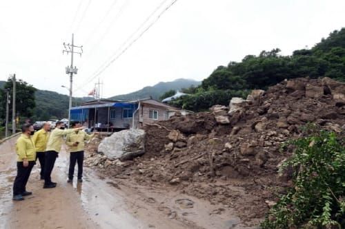 ‘산사태원인조사단’ 구성…피해복구 최우선 post image