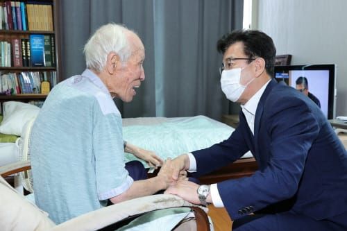 허태정 시장, 광복절 맞아 애국지사 위문 post image