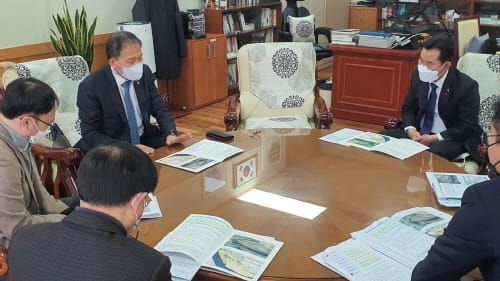 박정현 부여군수, 산림청 방문 산림분야 현안사업 건의 post image