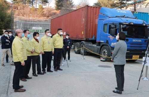 한국원자력연구원, 중ㆍ저준위방폐물 3년만에 다시반출 시작 post image