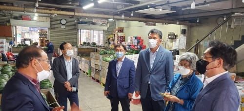 충남도의회, 도매시장서 농산물 거래제도 개선 모색 post image