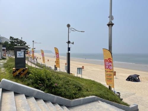 안전·쾌적한 해수욕장 위해 방역 ‘만전’ post image