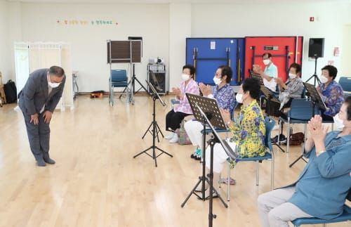 충남도의회, 추석 맞아 복지시설 위문 “도민 함께 위기 극복” post image
