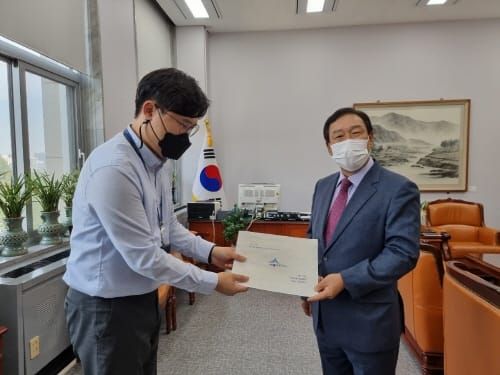 ‘국회법 개정안 법사위 상정 촉구 서한 전달’ post image