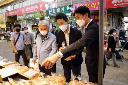 세종시의회, 추석 명절 전통시장 장보기 행사 적극 동참 post image