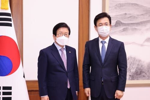 허태정 시장, 국비 확보 위해 국회의장 만나 post image