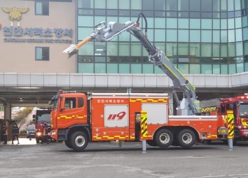 충남에 나타난 ‘트랜스포머 소방차’ post image
