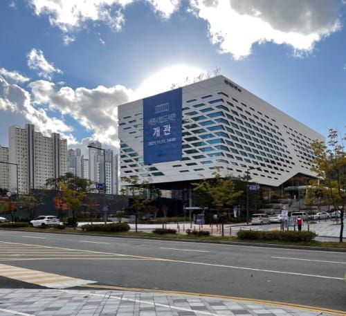 “내 삶의 아름다운 기록들 자서전에 담아요” post image