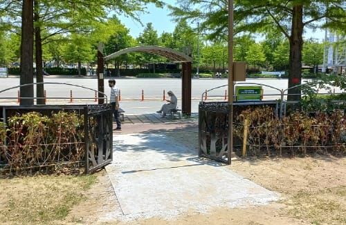 ‘한밭수목원 이용 편리해 졌다’ 서원 출입문 2개소 신규 설치 post image