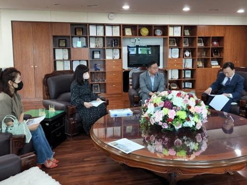 대전시의회 홍종원 행정자치위원장, 숙원사업 중촌초 학군 조정 논의 post image