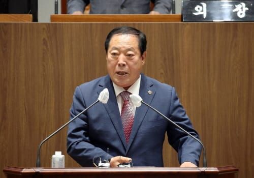 제12대 충남도의회 전반기 의장에 조길연 의원 선출 post image