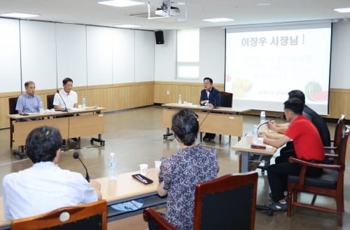 이장우 대전시장, 오정농수산물도매시장 현장 방문 post image