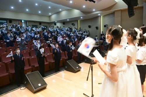 최민호 시장 “희생정신 기려 미래전략수도 건설” post image
