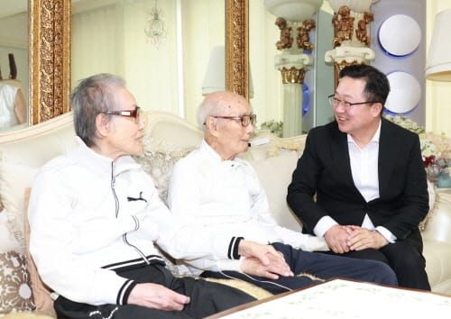 이장우 시장, 광복절 기념 현충원 참배 및 애국지사 위문 post image
