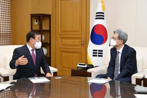 최민호 시장, 지방·행정법원 조속 설치 건의 post image