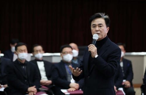김태흠 지사 “책임은 내가 진다, 도민 위한 적극행정 펼쳐 달라” post image