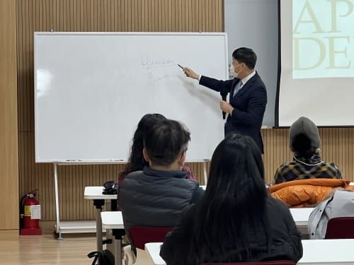 충남도서관서 함께 읽고 탐구해요! post image