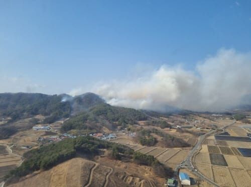 충남 부여 산불, 산림당국 진화중 post image