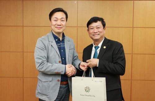 베트남 빈증성 보반민 성장 대전시 방문... 보건의료분야 협력 논의 post image