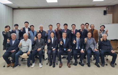 ‘전현직 의원 한 자리에’ 세종시의회-의정회 간담회 개최 post image