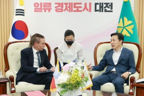 이택구 행정부시장 체코 부총리 접견... 교류협력 방안 협의 post image
