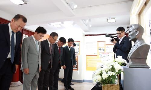 대한민국 임시정부, 윤봉길 의사 기념관 찾아 추모 post image