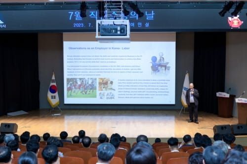 최민호 시장 “시정4기, 이제 하늘로 비상할 때” post image