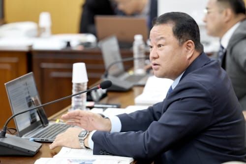 대전시의회 송대윤 의원, 저조한 대전사랑상품권 발행 실적 강하게 질책 post image