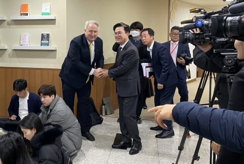 [다큐뉴스] 인요한 국힘 혁신위원장 “많이 힘들었는데, 다시 힘 얻고 간다” (11.23일) post image