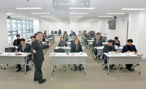 충남도의회, 의정 아카데미 통해 전문성과 역량 강화 post image