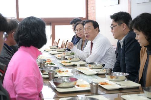 최민호 시장, 농업-농촌 발전 강조 post image