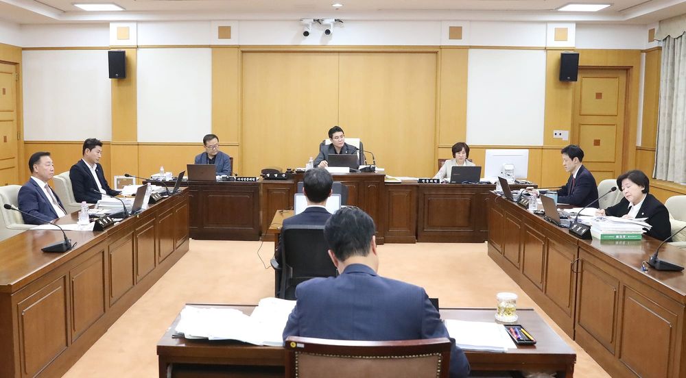 대전시의회 행정자치위원회, 제284회 임시회 제3차 회의 개회 post image