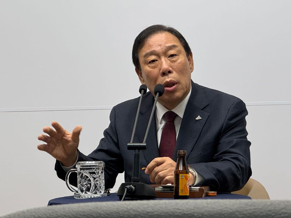 최민호 세종시장 "개헌 방향성, 국가 정책의 일관성과 신뢰성에... 양원제 필요" post image