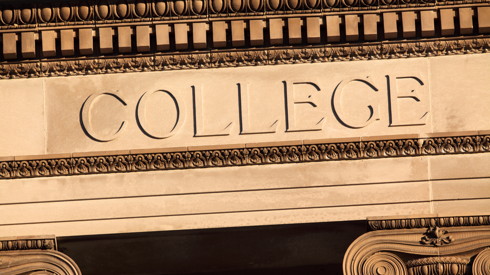 미국 커뮤니티 칼리지 등록률 급증... 경제 회복과 직업 재교육 수요 폭발 post image