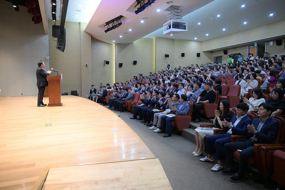 최민호 시장, 다음 시대·세대 위한 투표참여 독려 post image
