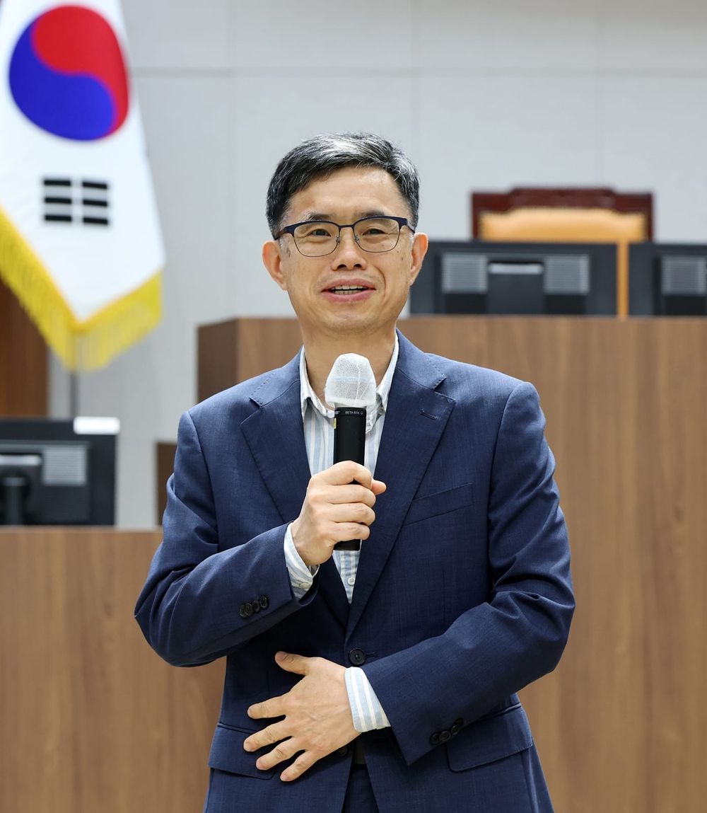 충남도의회, 인사권 독립 이후 첫 3급 승진인사 단행 post image