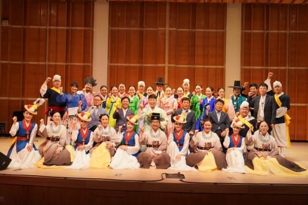 부여군충남국악단, 미국서 국악의 울림 전하다 post image