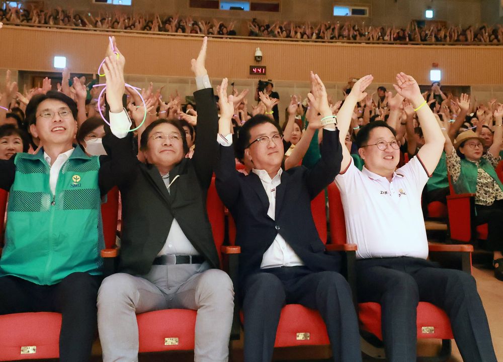 대전시의회 조원휘 의장 “0시축제 숨은 저력 자원봉사자에 감사” post image
