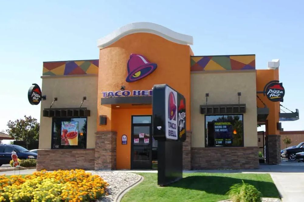 "물 1만8천 잔 주세요"… 타코벨 AI 드라이브스루, 고객 장난에 '속수무책' post image