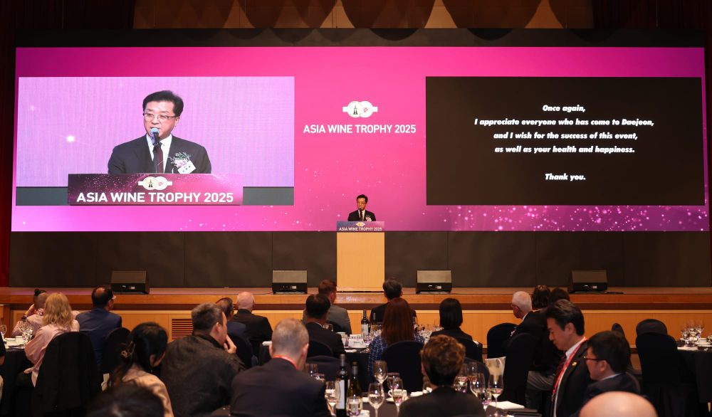 대전시의회 조원휘 의장 “세계 속 와인 명소로 거듭나길” post image