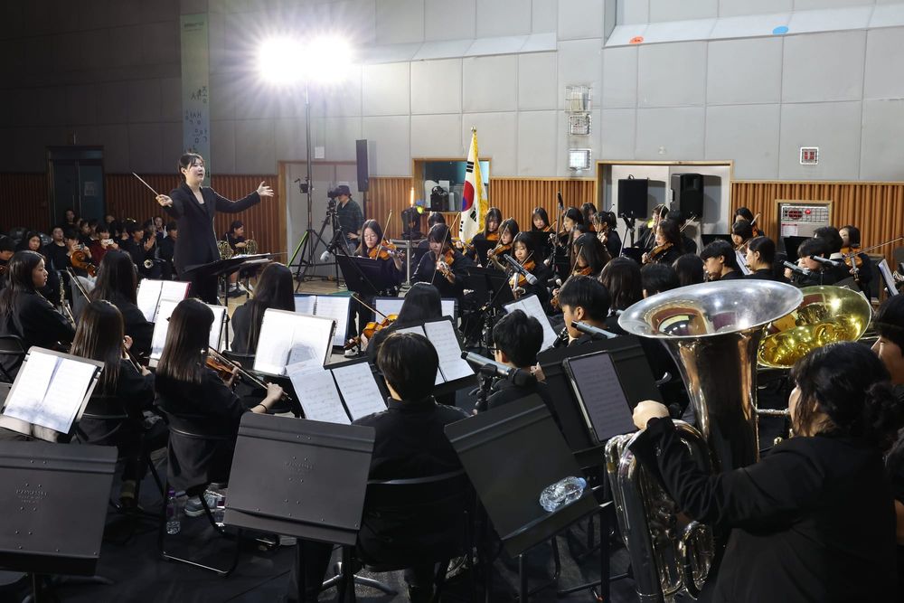 세종시교육청, 늦가을 교정에 쌓여가는 아름다운 하모니의 향연 post image