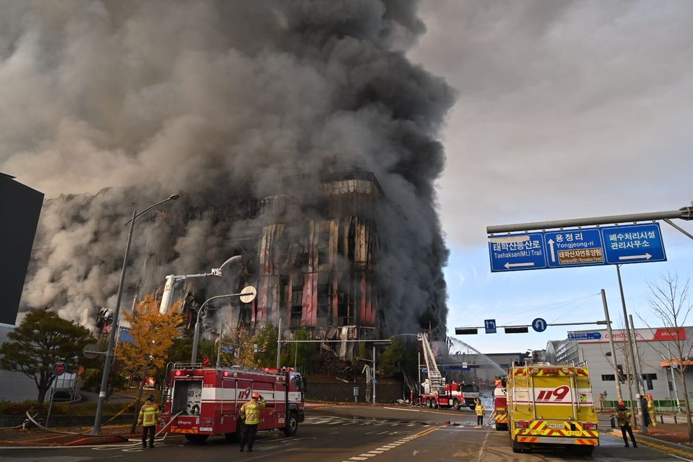 김태흠 지사, 물류센터 화재 진압 현장 점검 post image