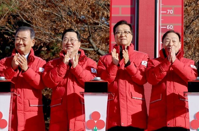 대전시의회 조원휘 의장 '행복을 더하는 기부, 사랑의 온도탑 펄펄' post image