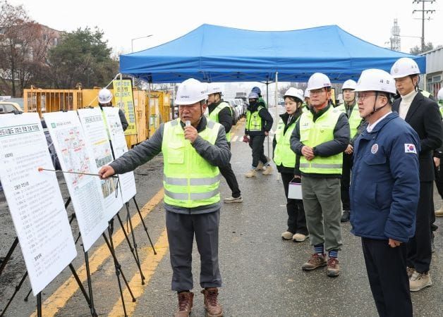 이장우 대전시장, 트램 2호선 공사 현장 방문 post image