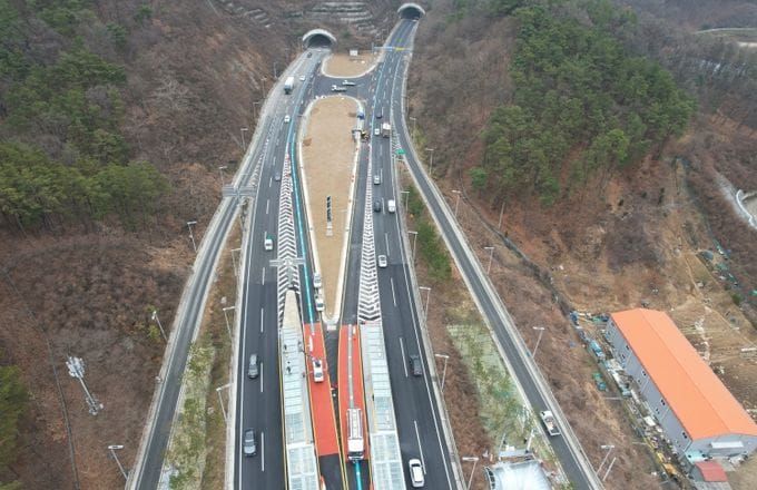 대전시 둔곡교차로 BRT 중앙정류장 설치 공사 완료 post image