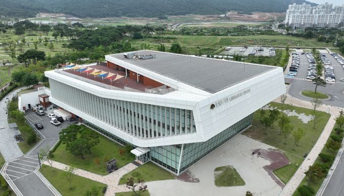 충남도서관 지역 작가와 함께 독서문화 진흥 ‘앞장’ post image