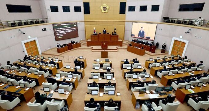 대전시의회, 대전 미래 100년을 지켜낼 통합 법안이어야 한다... 졸속 통합 제동, 강력한 지방자치권 담보 법안 촉구 post image