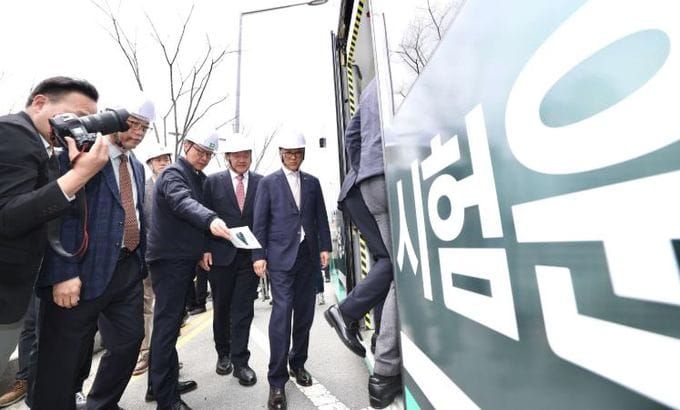 대전시의회, 국내 최초 3칸 굴절차량 시험운행 현장 점검 post image