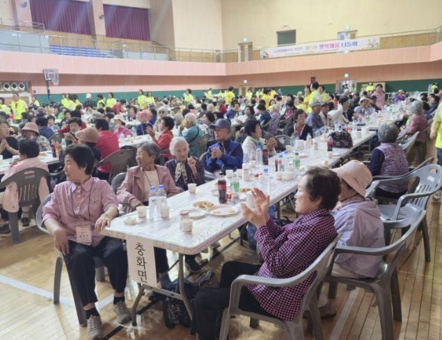 "어르신 웃음꽃 활짝" 부여돌보미사회적협동조합, 노인맞춤돌봄서비스 '제5회 행복채움나들이' 행사 성료 post image