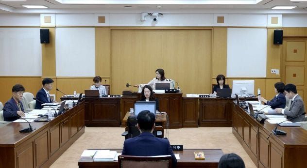 대전시의회 행정자치위원회, 제297회 임시회 제4차 회의 개회 post image